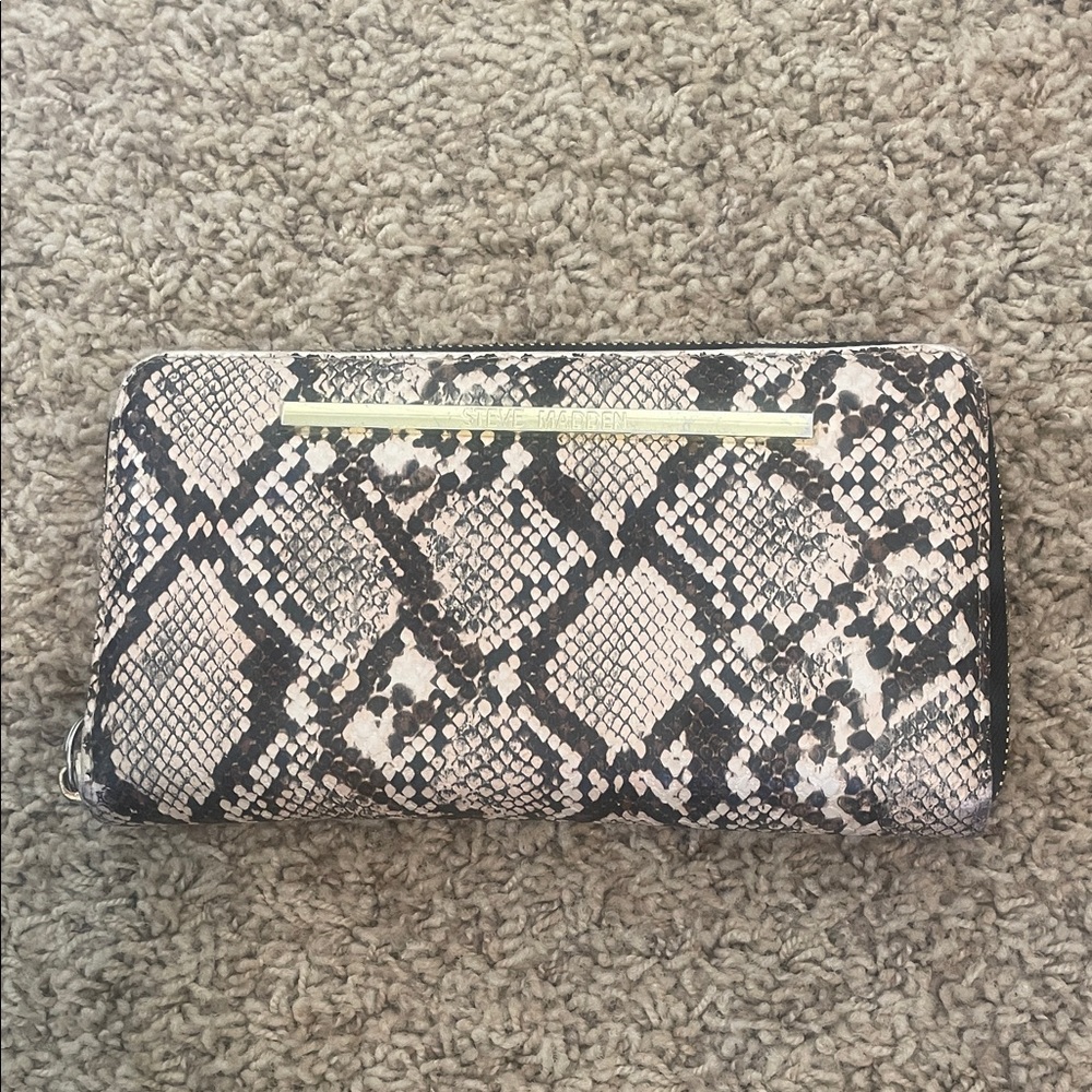 Steve Madden Black and Gray Snakeskin Wallet